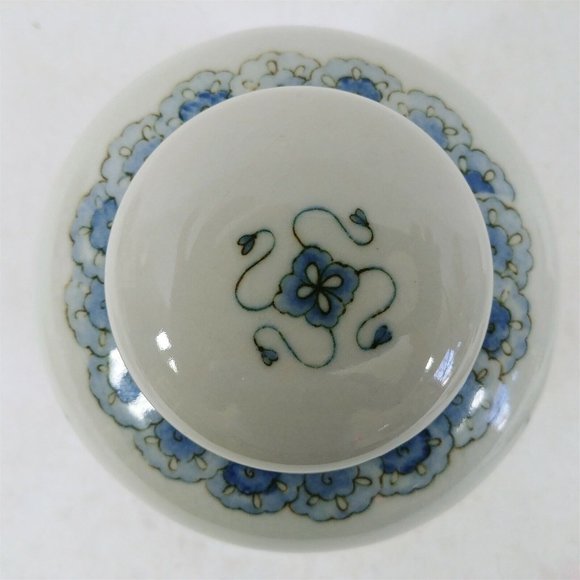 Ginger Jar White Blue Floral Andrea By Sadek 6" Vintage Home Decor - Picture 3 of 7